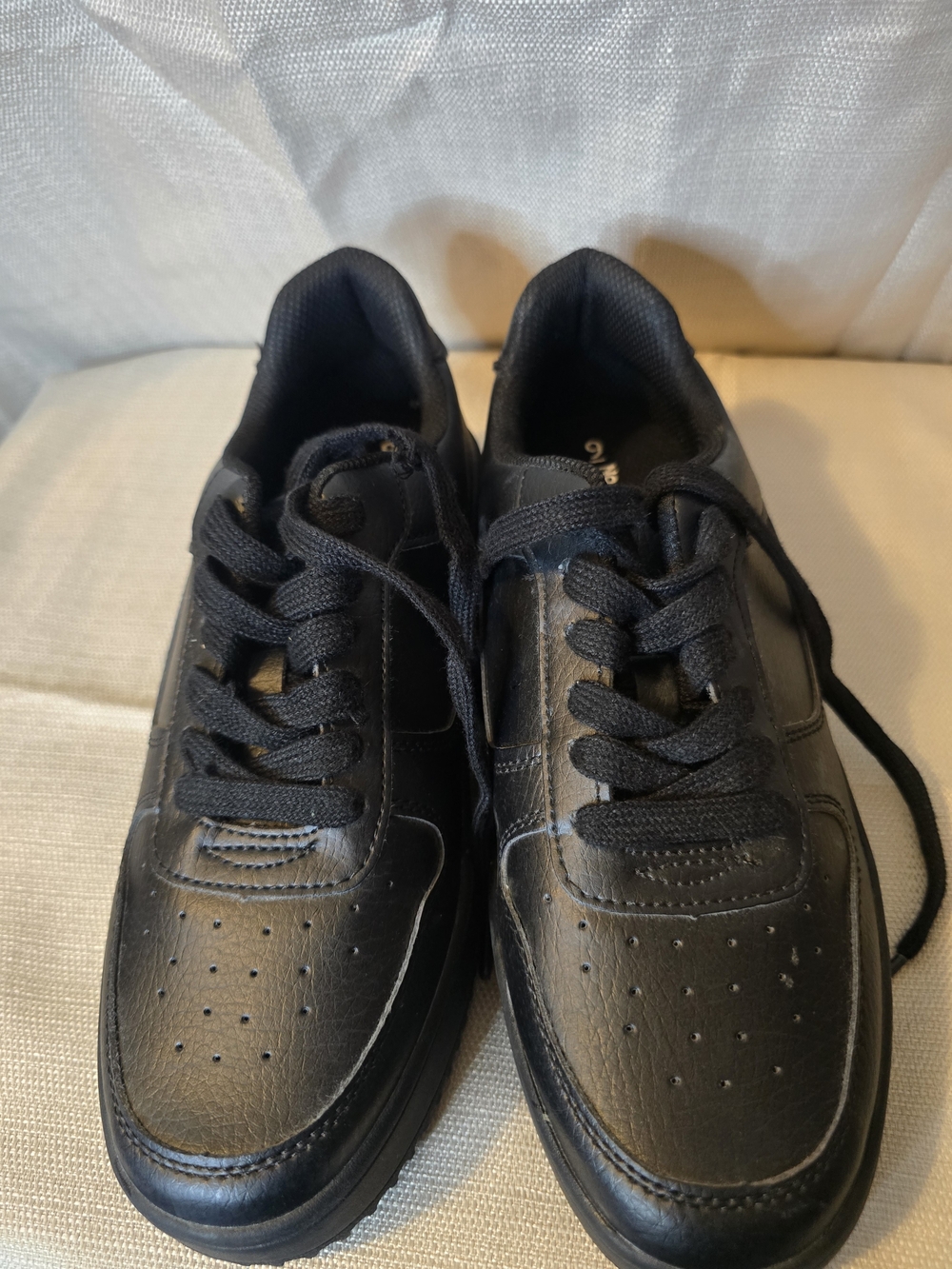 Womens Black Casual Lace-Up Sneakers